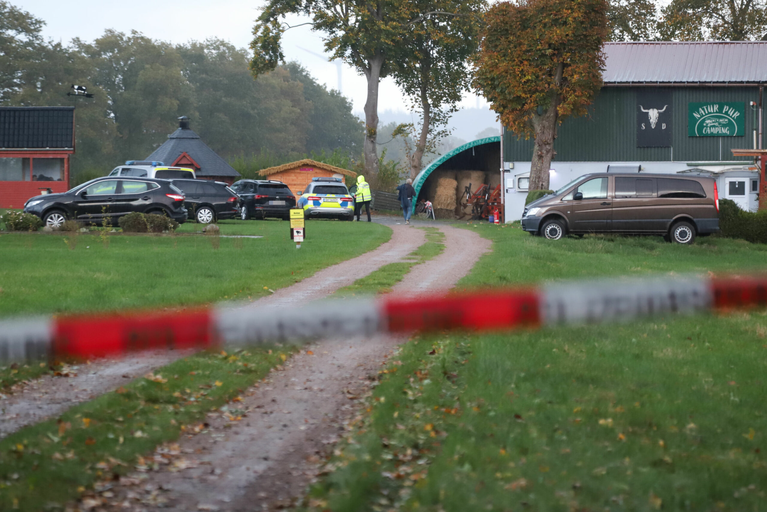 Die Kripo ermittelt nach einem Gewaltverbrechen in Besdorf im Kreis Steinburg.
