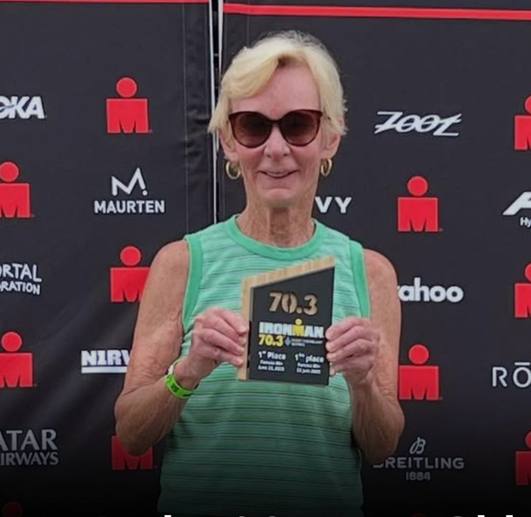 Natalie Grabow mit einer Trophäe