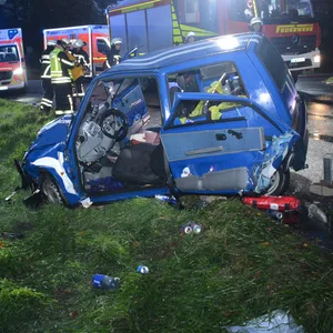 Frontalcrash auf regennasser Straße in Tangstedt – zwei Männer schwer verletzt