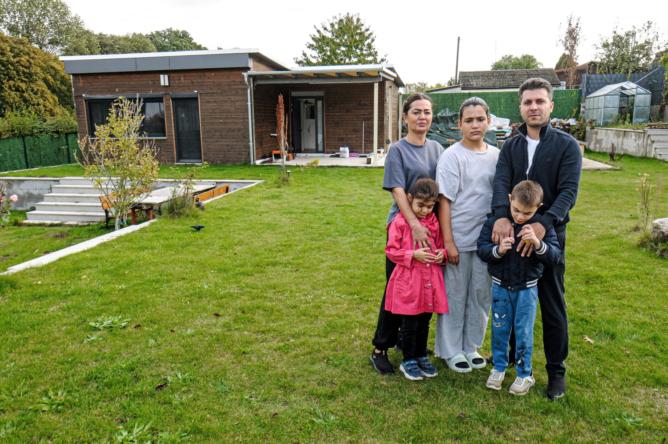 Familie Balat ist entsetzt: Sie sollen ihr Häuschen wieder abreißen.
