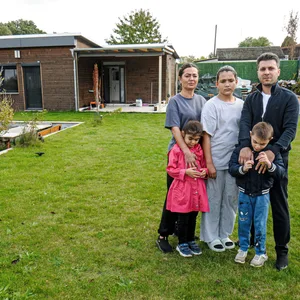 Familie Balat ist entsetzt: Sie sollen ihr Häuschen wieder abreißen.