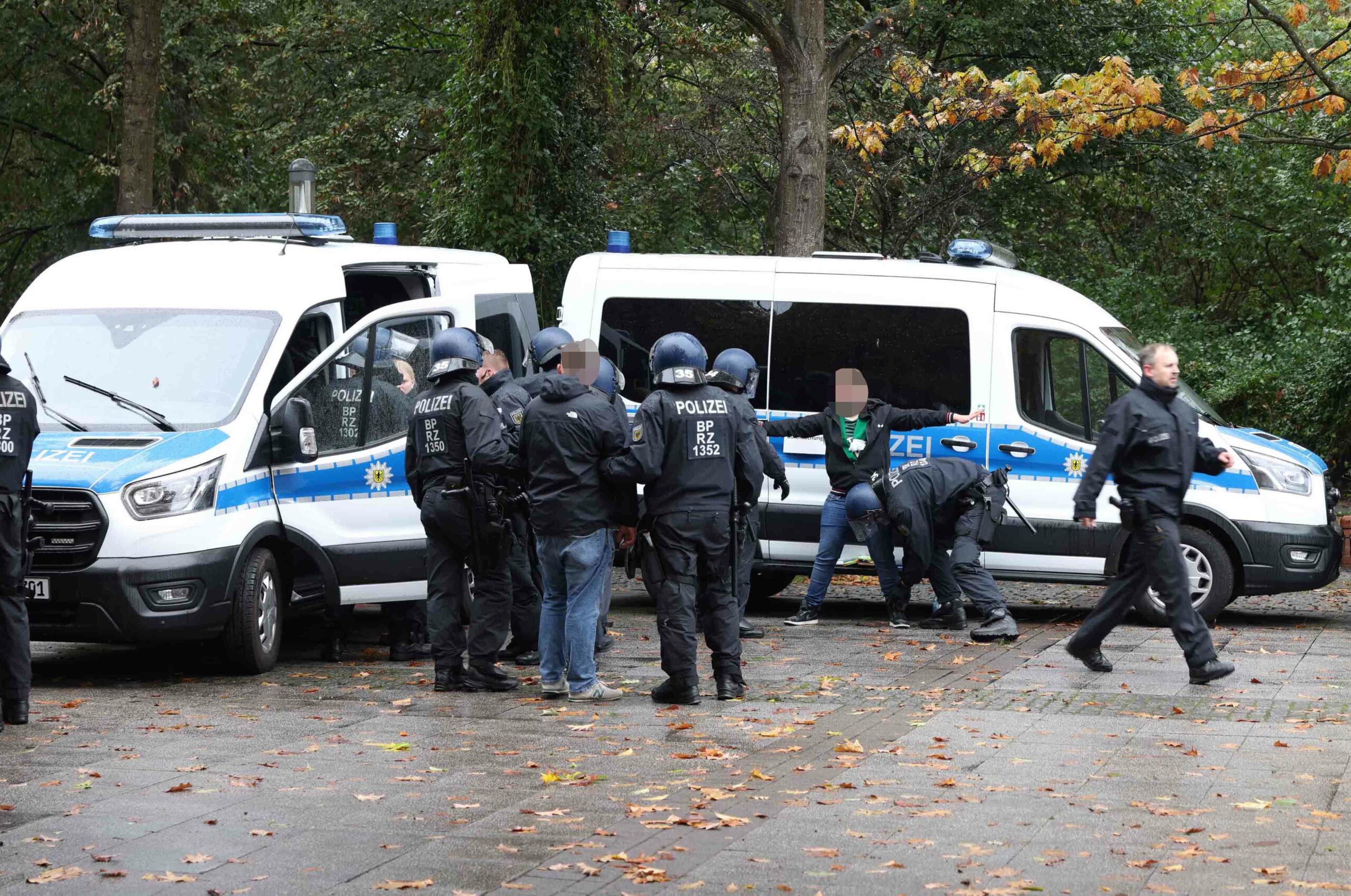 Auseinandersetzungen zwischen Fans – Wolfsburger Anhänger in Harburg gestoppt