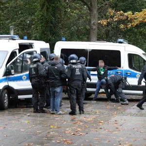 Auseinandersetzungen zwischen Fans – Wolfsburger Anhänger in Harburg gestoppt