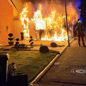 Ein Haus in Flammen