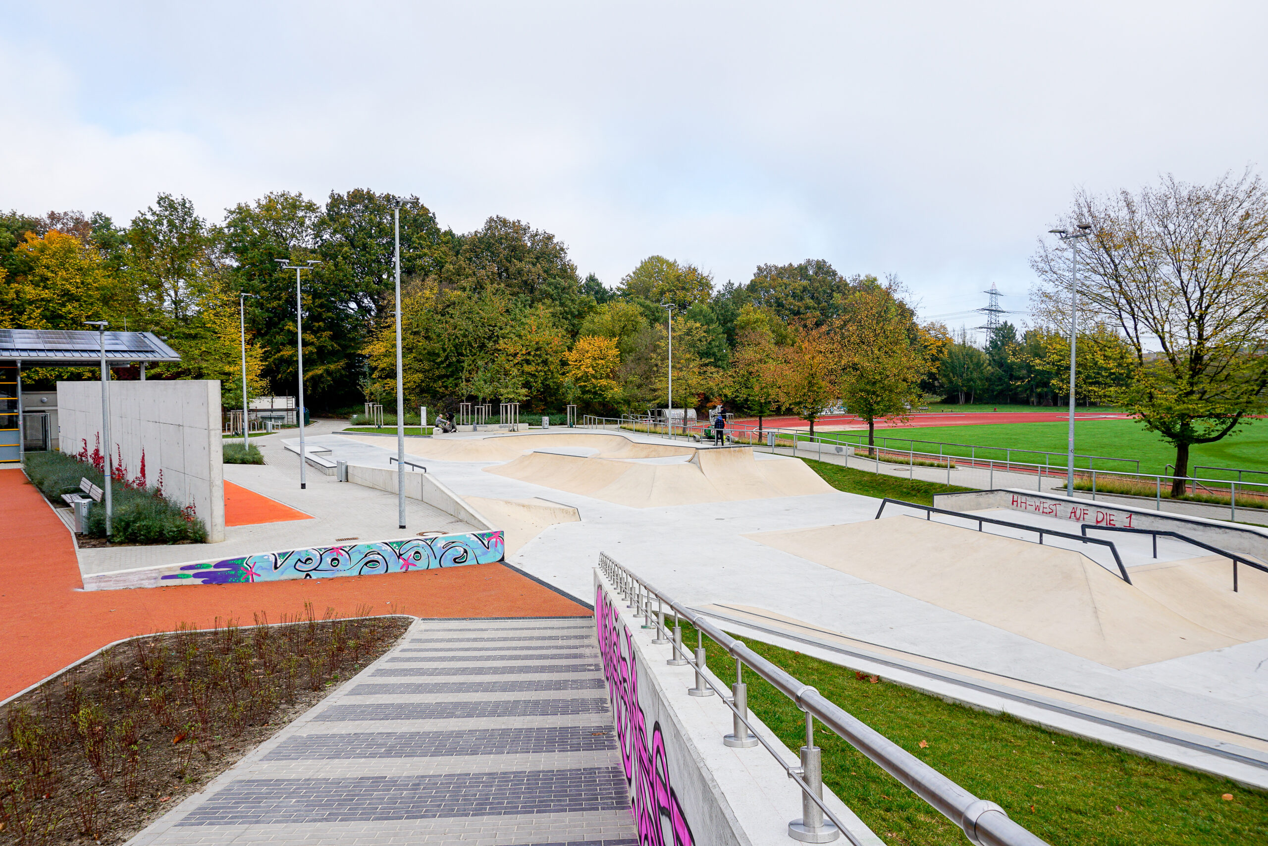 Für alle, die sich bewegen, aber keine teuren Fitnessmitgliedschaften zahlen wollen, gibt es im Bezirk Eimsbüttel ein neues Sportangebot.
