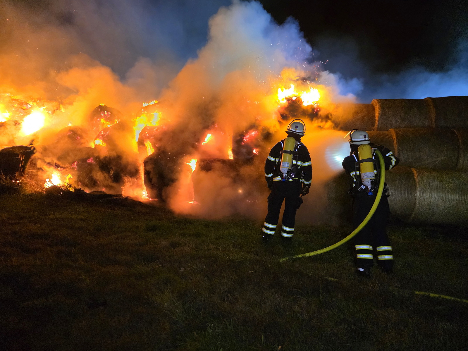 Strohballen Hamburg Fischbek Feuerwehr