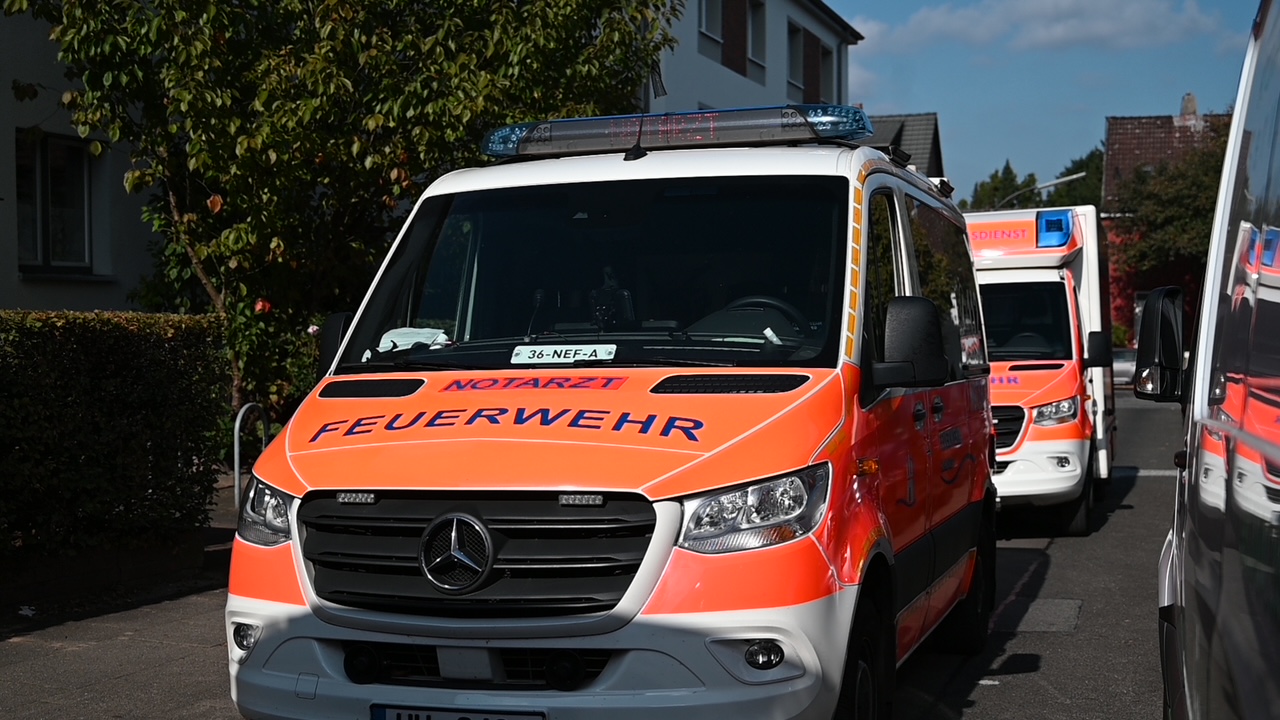 Zwei Monteure wurden bei einem schweren Arbeitsunfall Donnerstag verletzt, einer musste mit großflächigen Verbrühungen in eine Spezialklinik gebracht werden.