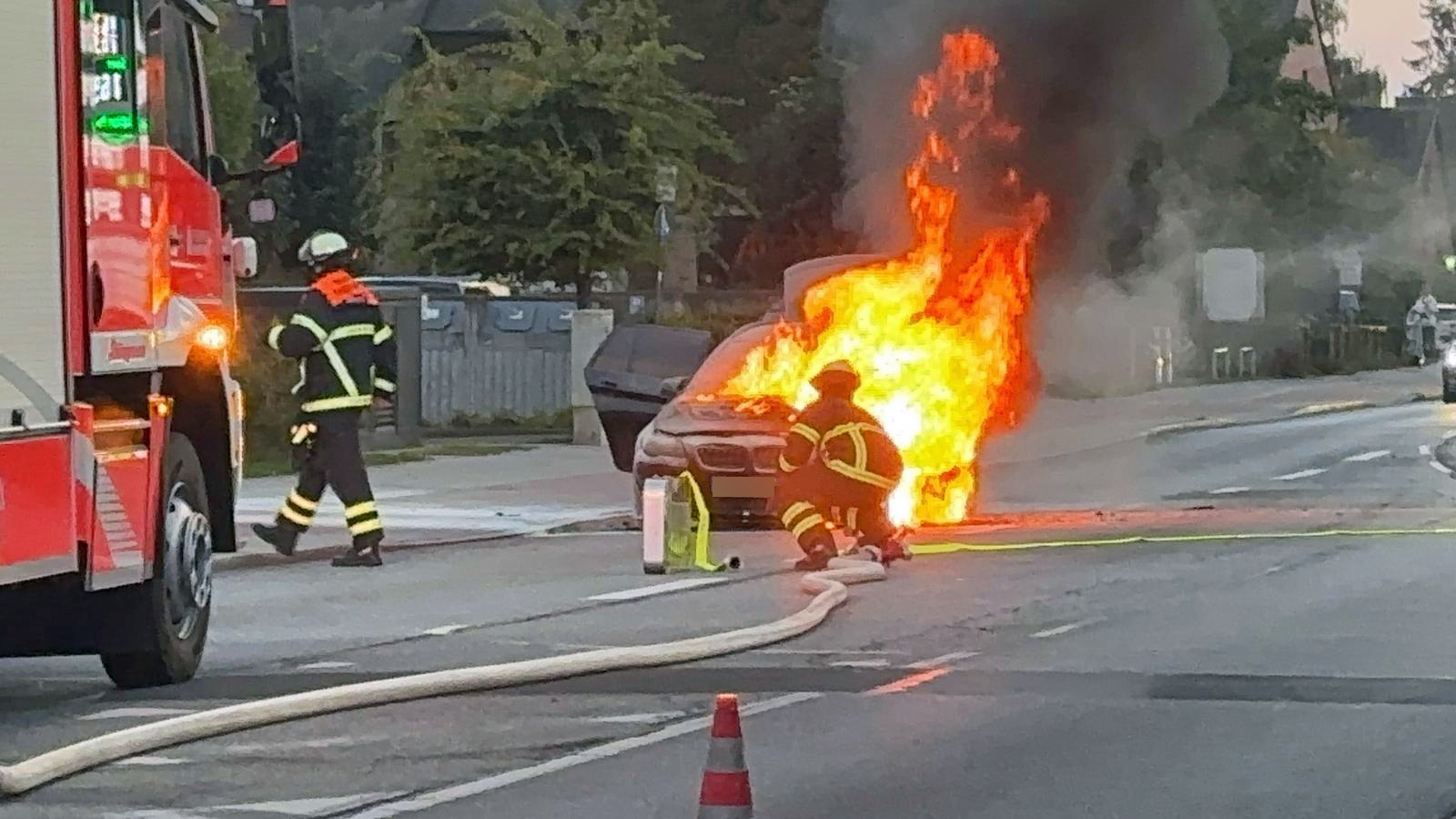 Der BMW brannte lichterloh.