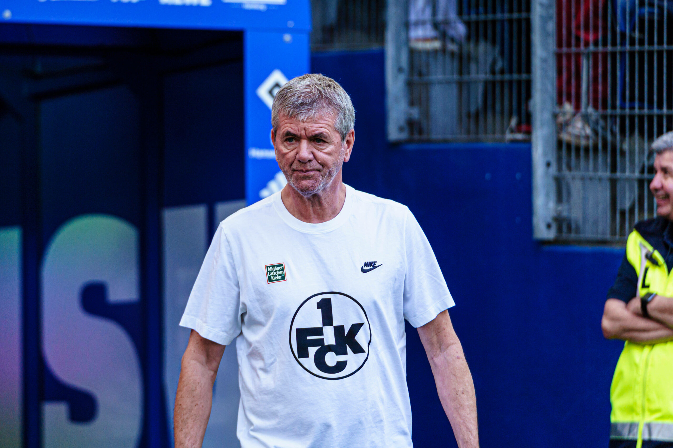 Friedhelm Funkel geht ins Volksparkstadion