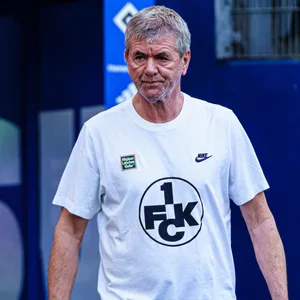 Friedhelm Funkel geht ins Volksparkstadion