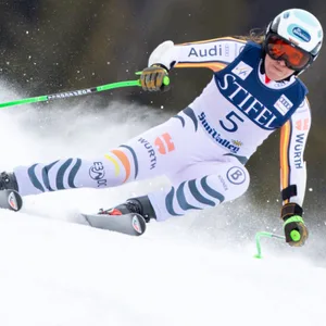 Kira Weidle-Winkelmann beim Skifahren.