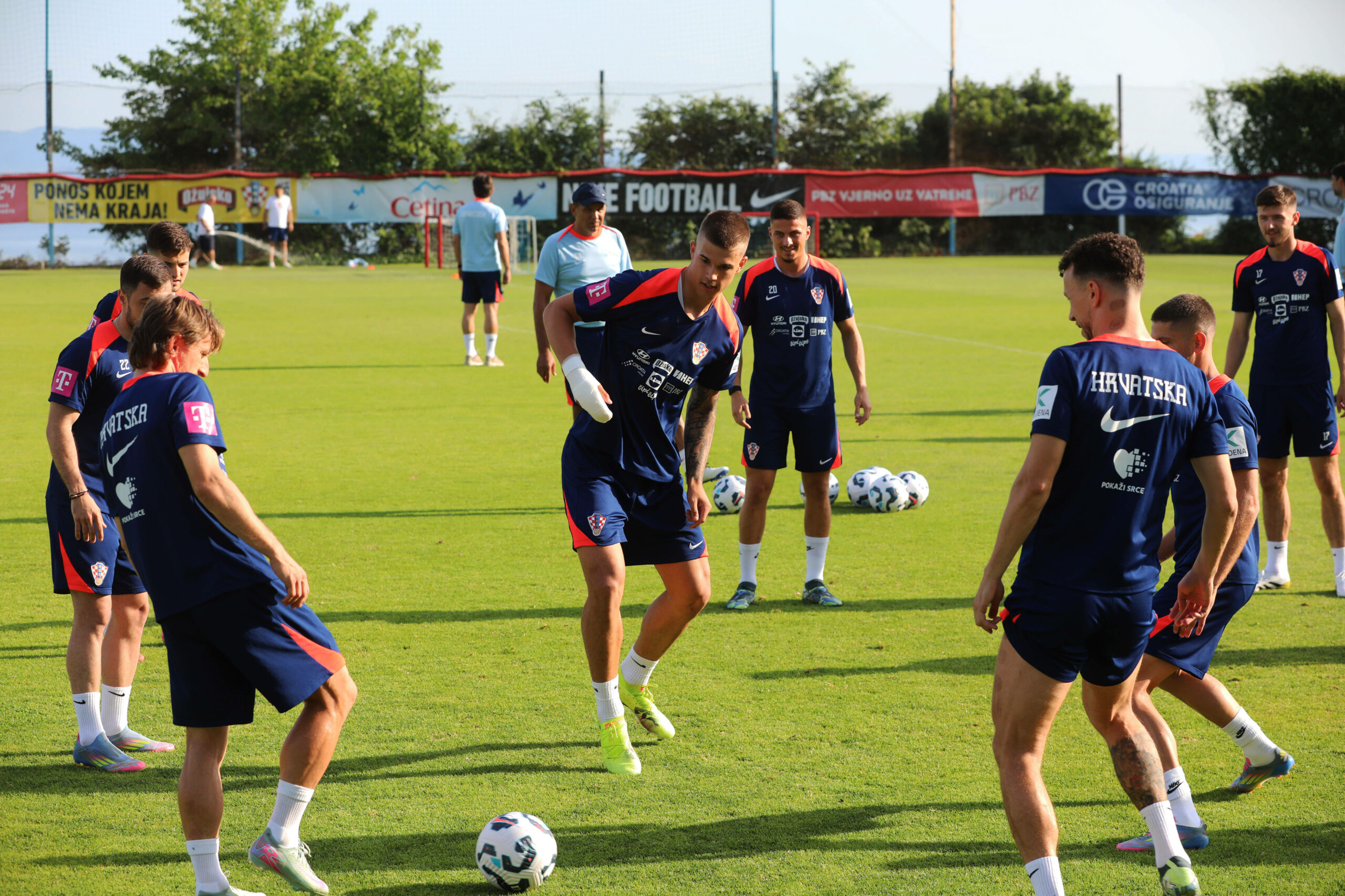 Luka Vuskovic beim Training mit der kroatischen A-Nationalmannschaft