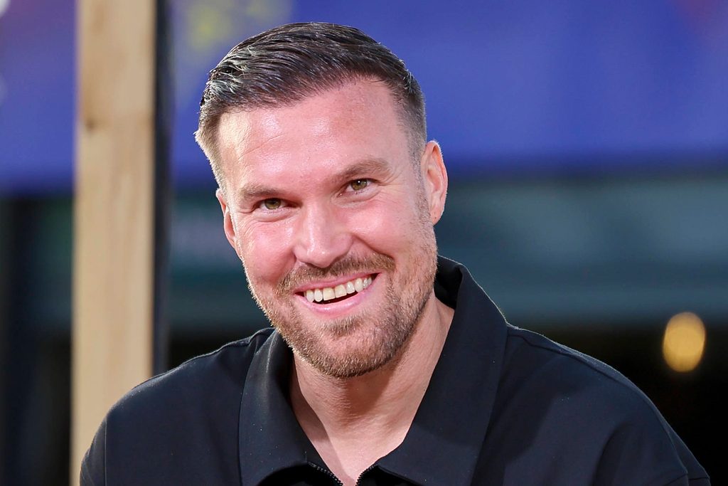 Kevin Großkreutz lachend bei der Talkrunde Brinkhoffs Ballgeflüster