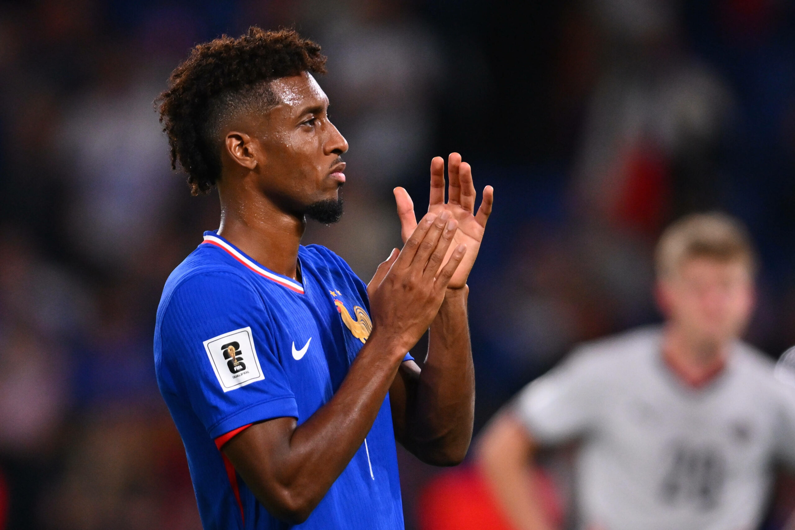 Kinsgley Coman klatscht in die Hände