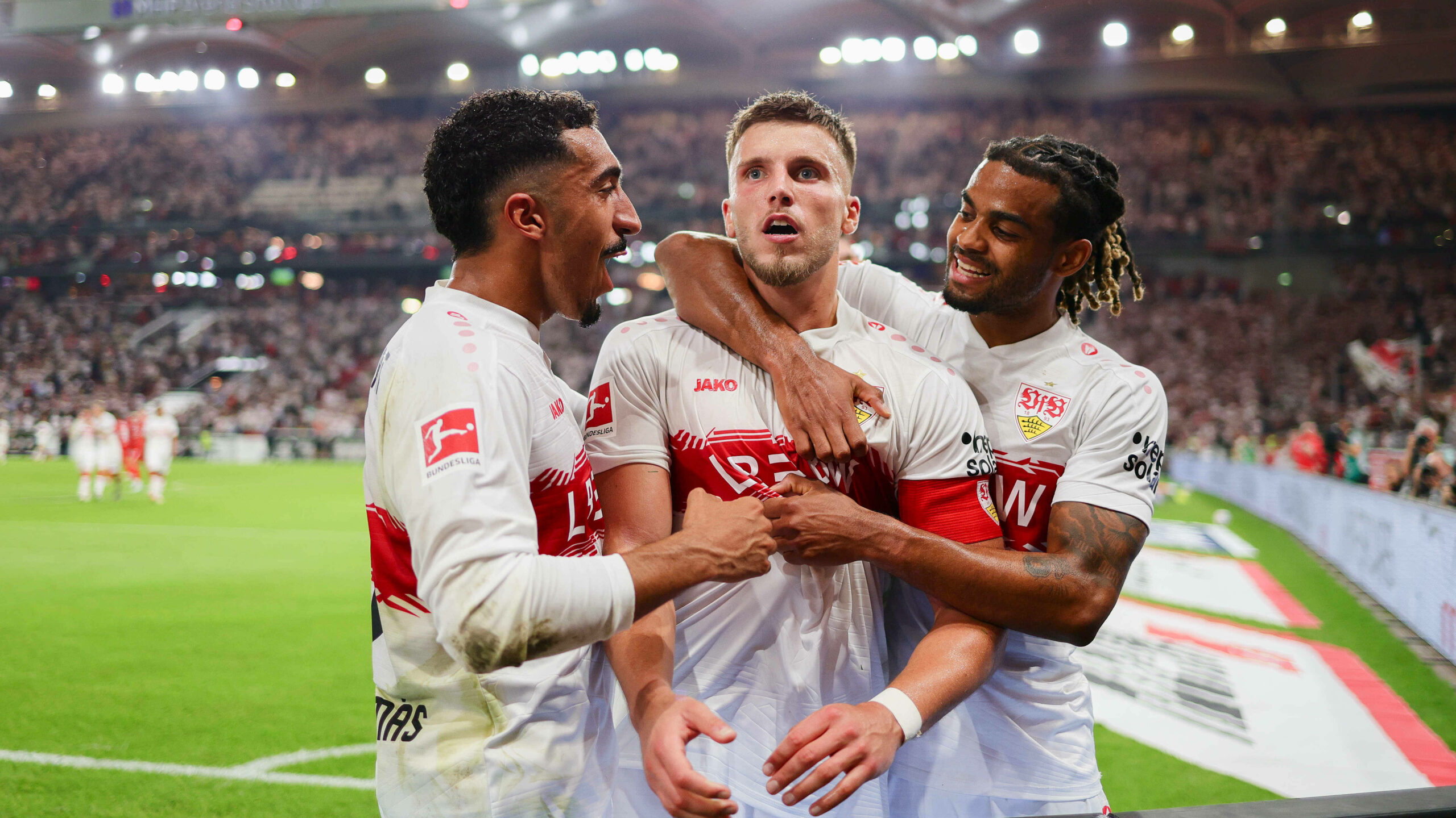 Tiago Tomás (l.), Eren Demirović (m.) und Lorenz Assignon (r.)