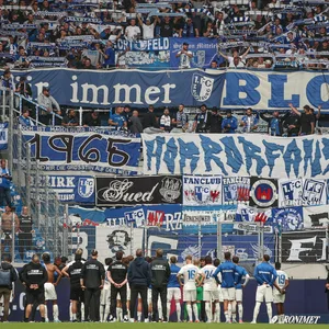Fans des 1. FC Magdeburg in Karlsruhe. Beim Heimspiel kam es am ersten Oktoberwochenende nun zu einem Notfall