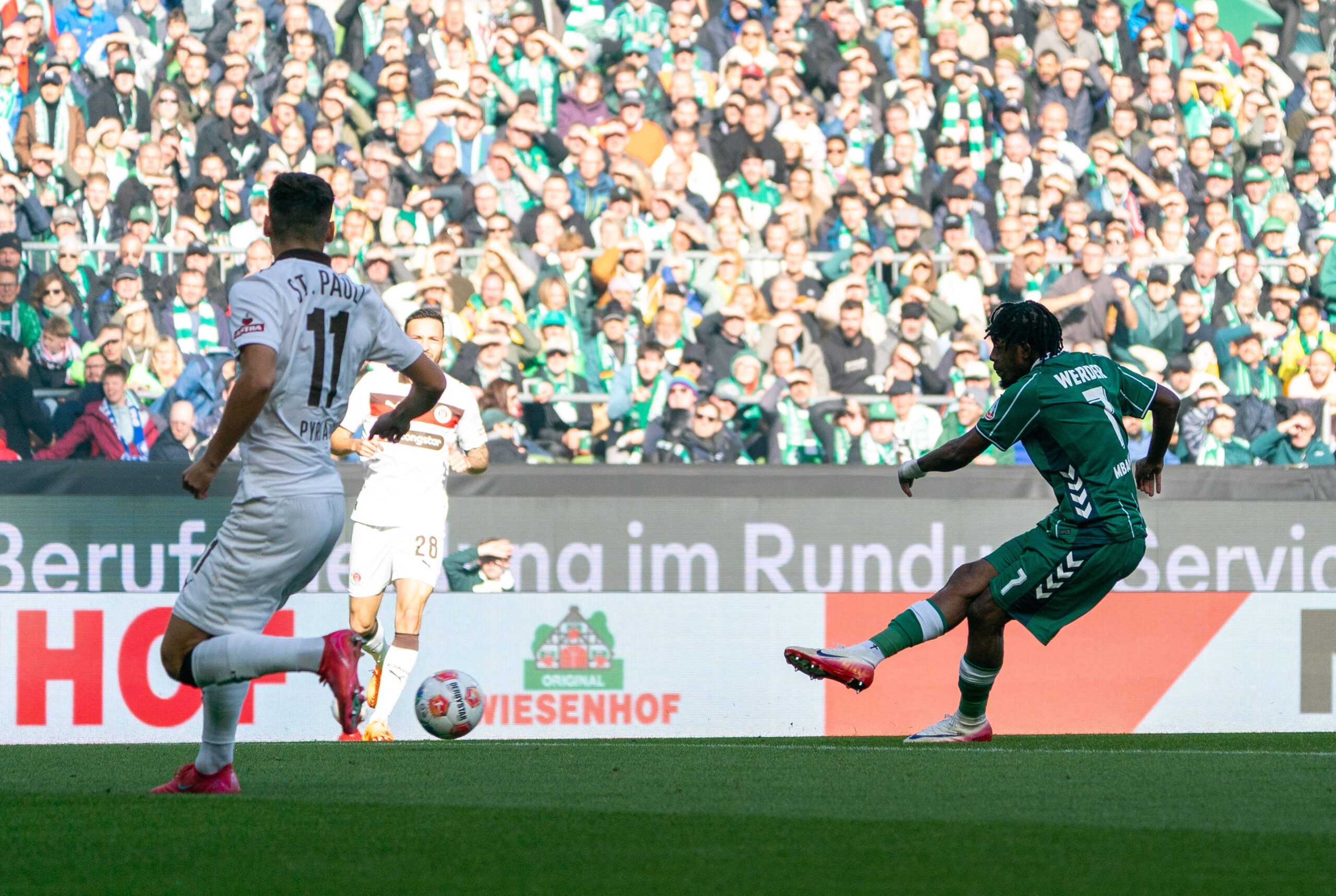 Bremens Mbangula trifft gegen St. Pauli
