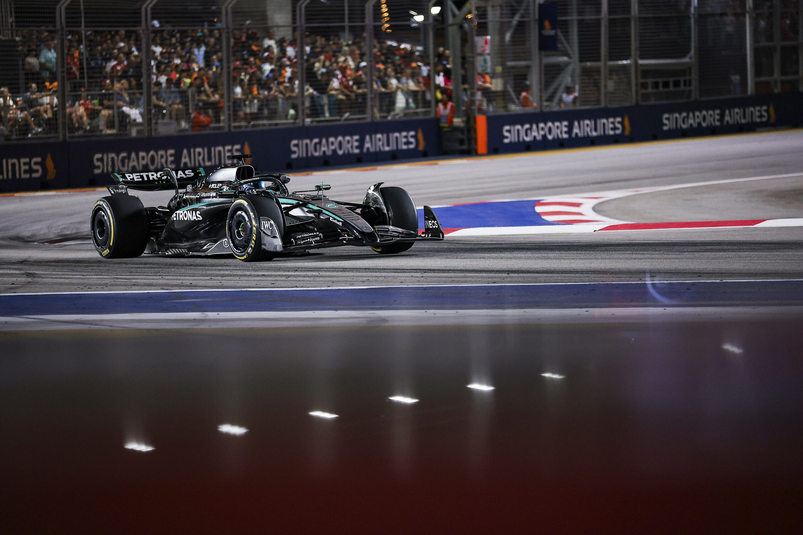 George Russels Mercedes.