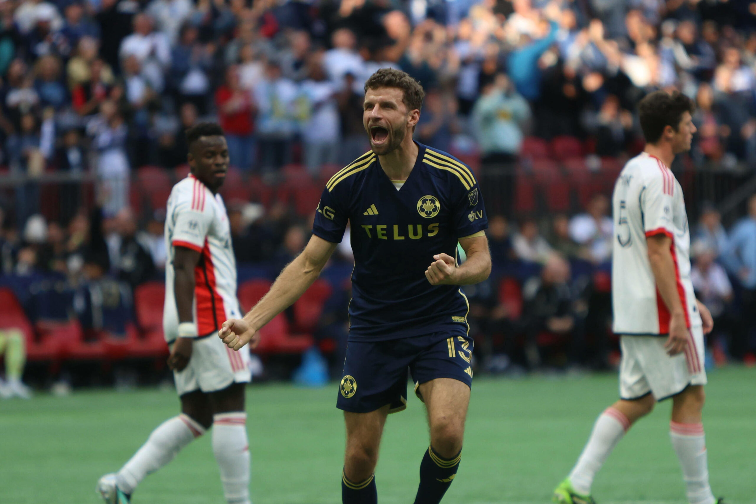 Thomas Müller jubelt im Vancouver-Trikot