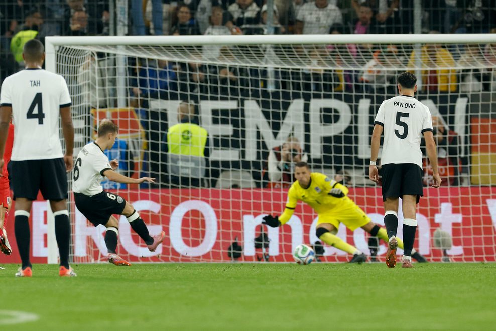 Joshua Kimmich erzielt ein Tor für Deutschland