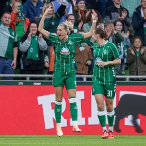 Medina Desic feiert ein Tor für Werder Bremen