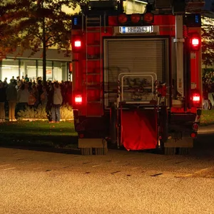 Die Feuerwehr vor der Inselpark Arena