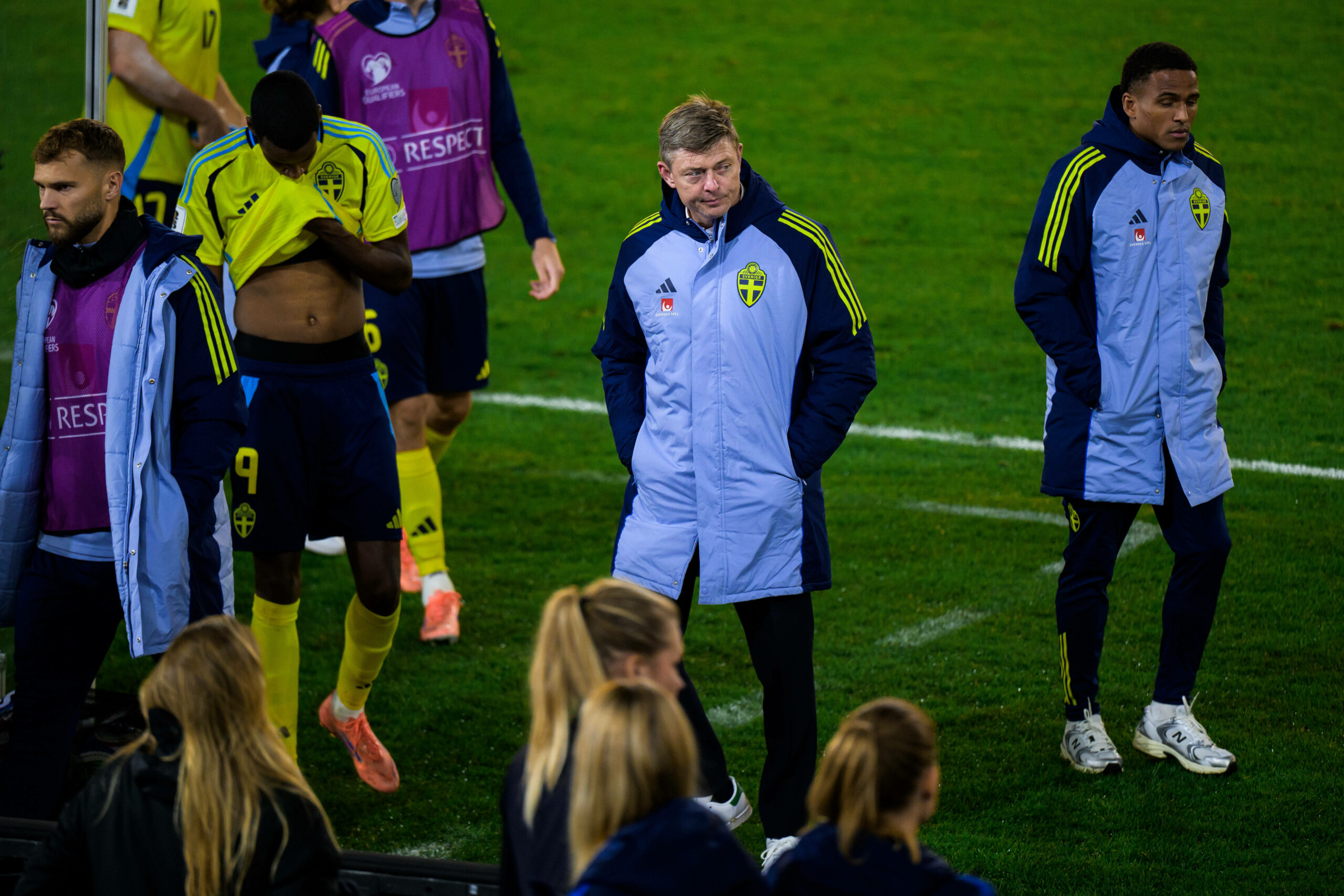 Schwedens Nationaltrainer Jon Dal Tommason guckt traurig