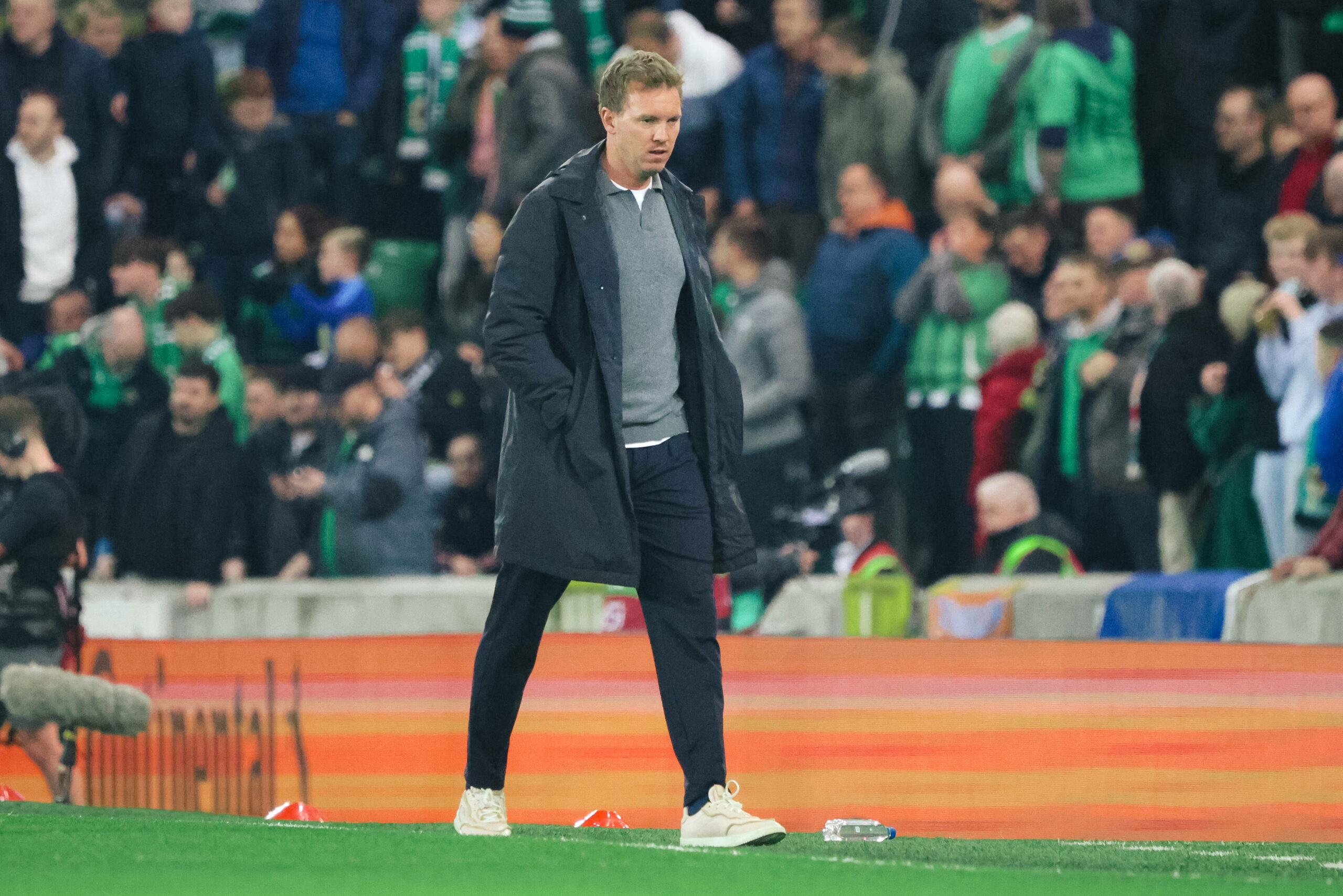 Bundestrainer Julian Nagelsmann mit Jacke