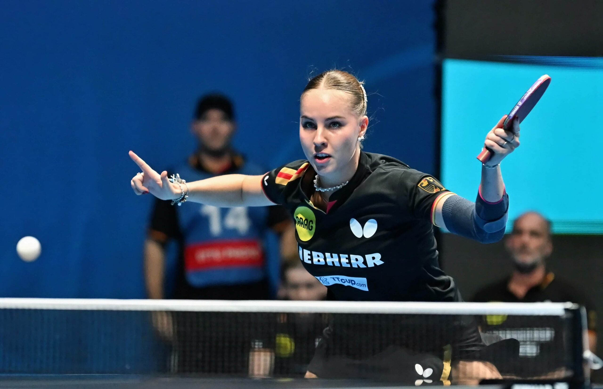 Annett Kaufmann hochkonzentriert für das Deutsche Tischtennis-Team bei der Team-EM