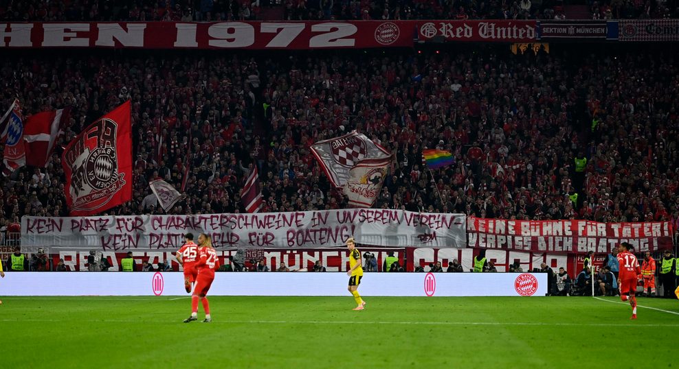 Bayern-Fan-Spruchbänder gegen Jerome Boateng
