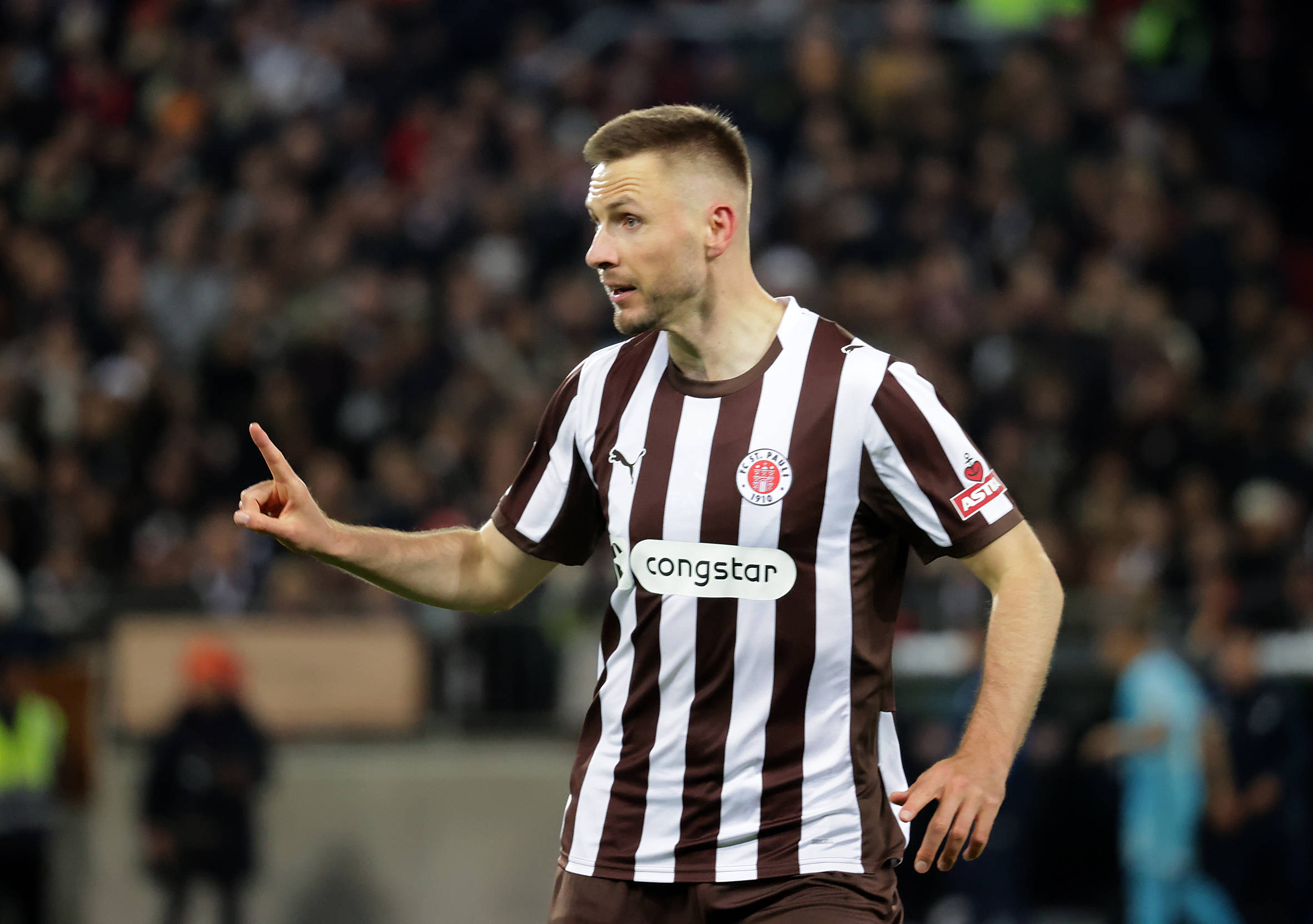 Karol Mets ist wieder fit. Jetzt fehlt nur noch das 1:0 für St. Pauli.