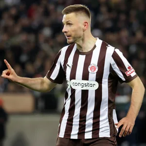 Karol Mets ist wieder fit. Jetzt fehlt nur noch das 1:0 für St. Pauli.