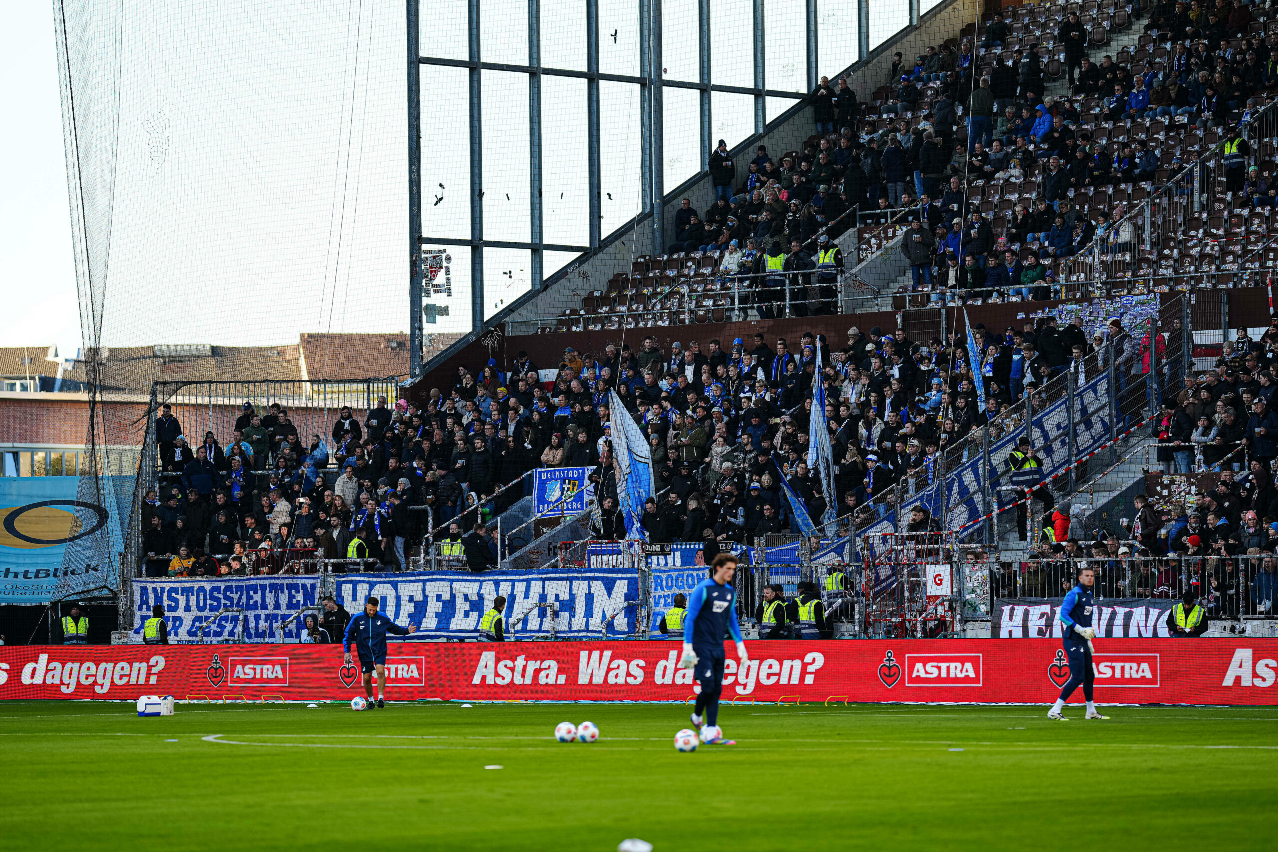 Im Hoffenheim-Block blieben am Sonntag viele Plätze leer.
