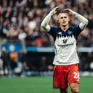HSV-Profi Miro Muheim guckt frustriert