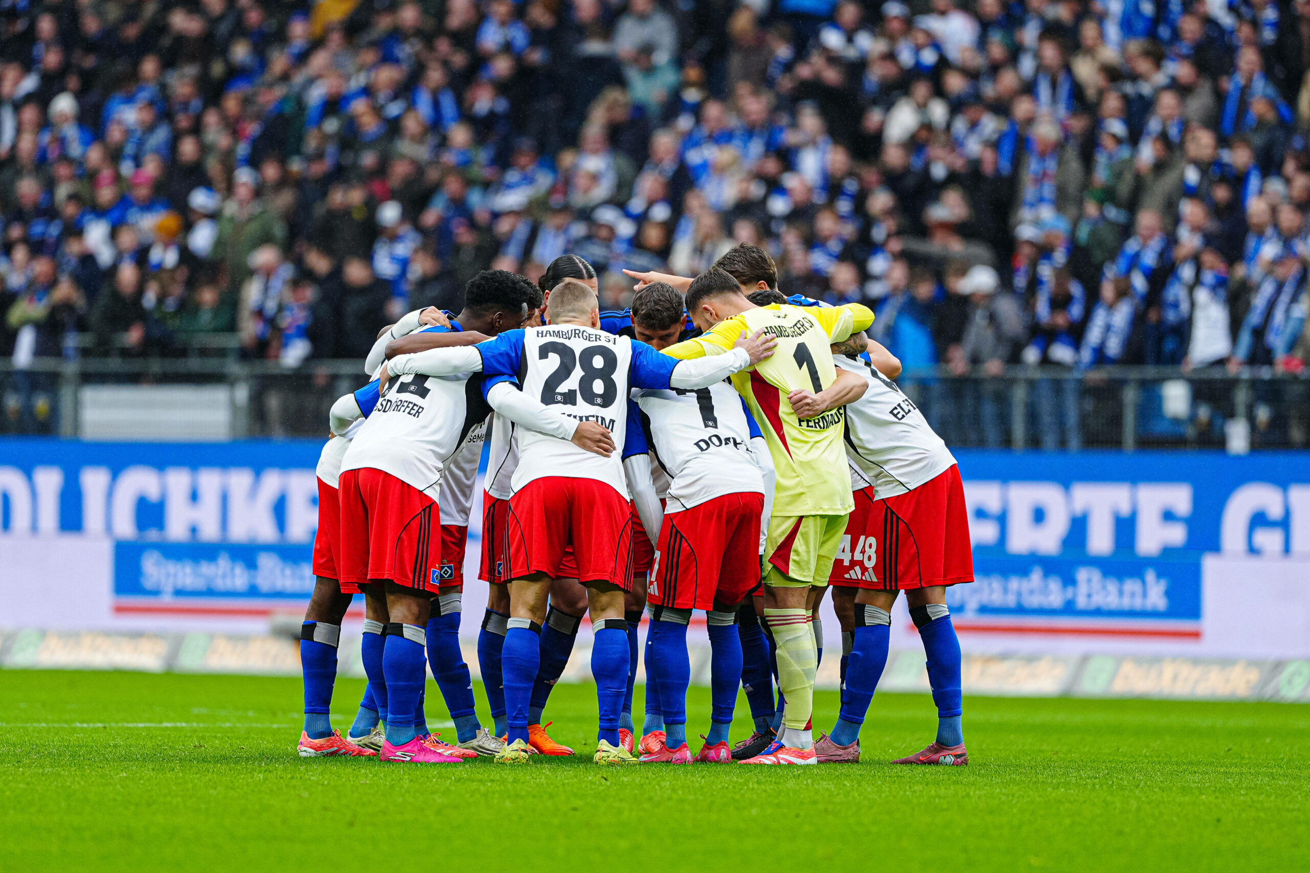Die HSV-Profis vor der Partie gegen Wolfsburg