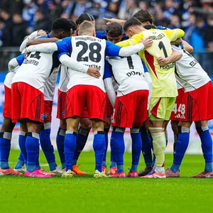 Die HSV-Profis vor der Partie gegen Wolfsburg