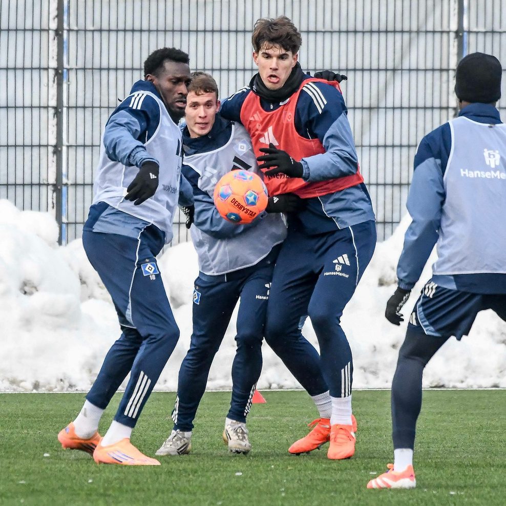 Bakery Jatta Anssi Suhonen Luka Vuskovic ( HSV ) Deutschland , Hamburg , Volksparkstadion , Fussball , 1. Bundesliga , T