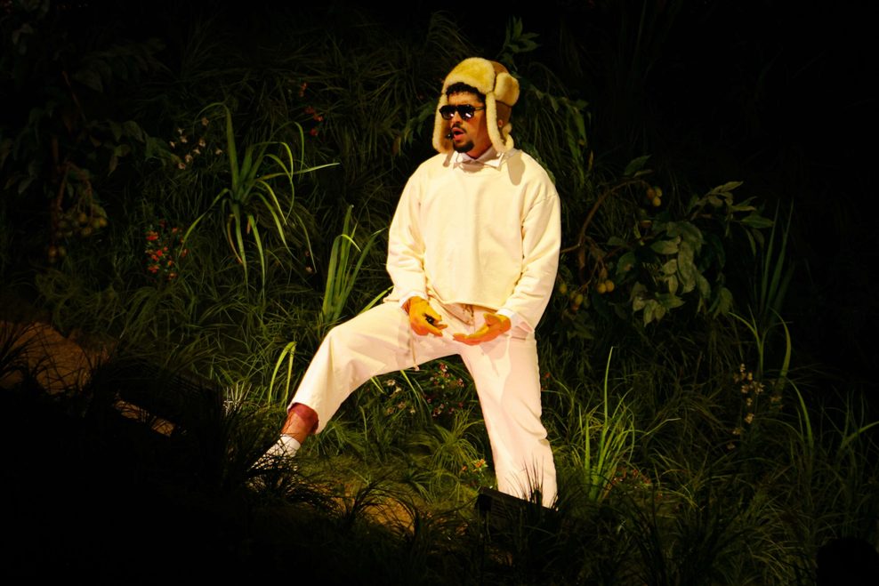 Bad Bunny bei einem Konzertauftritt