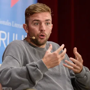 Christoph Kramer bei der Eröffnung der LitRuhr 2025 in Essen.