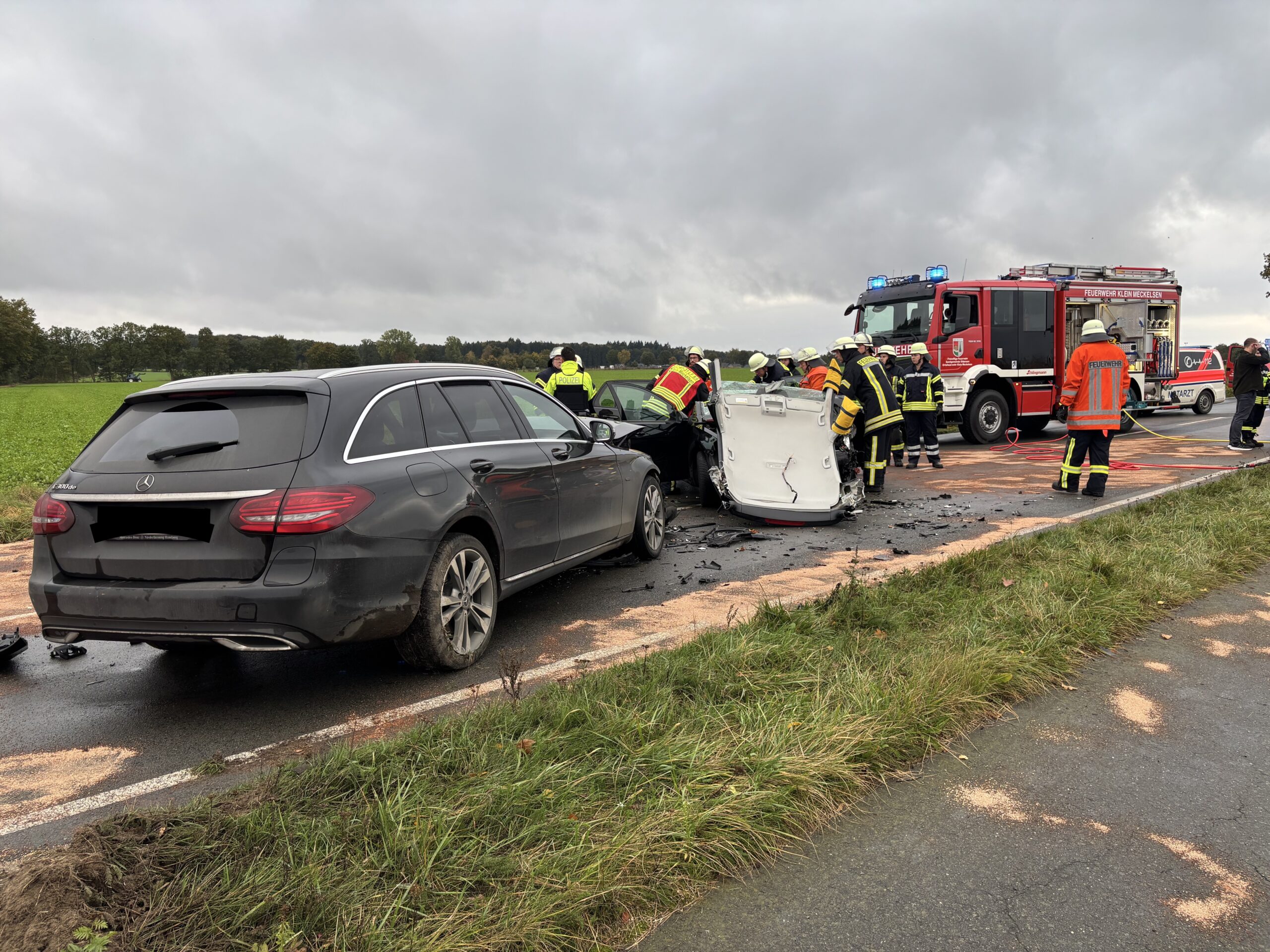 Unfall auf Landdestraße bei Groß Meckelsen – drei Verletzte, einer davon schwer