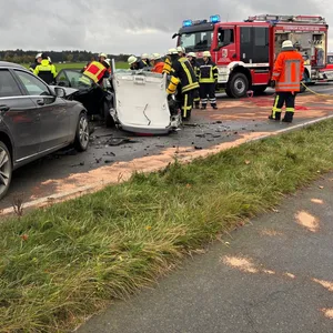 Unfall auf Landdestraße bei Groß Meckelsen – drei Verletzte, einer davon schwer