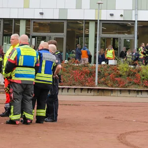 An dieser Schule in Kellinghusen gab es am Mittwoch einen größeren Einsatz von Feuerwehr und Rettungsdienst.