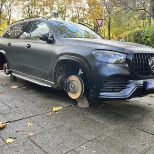 Räder, Felgen, Scheinwerfer und mehr – Ersatzteile-Mafia in Hamburg