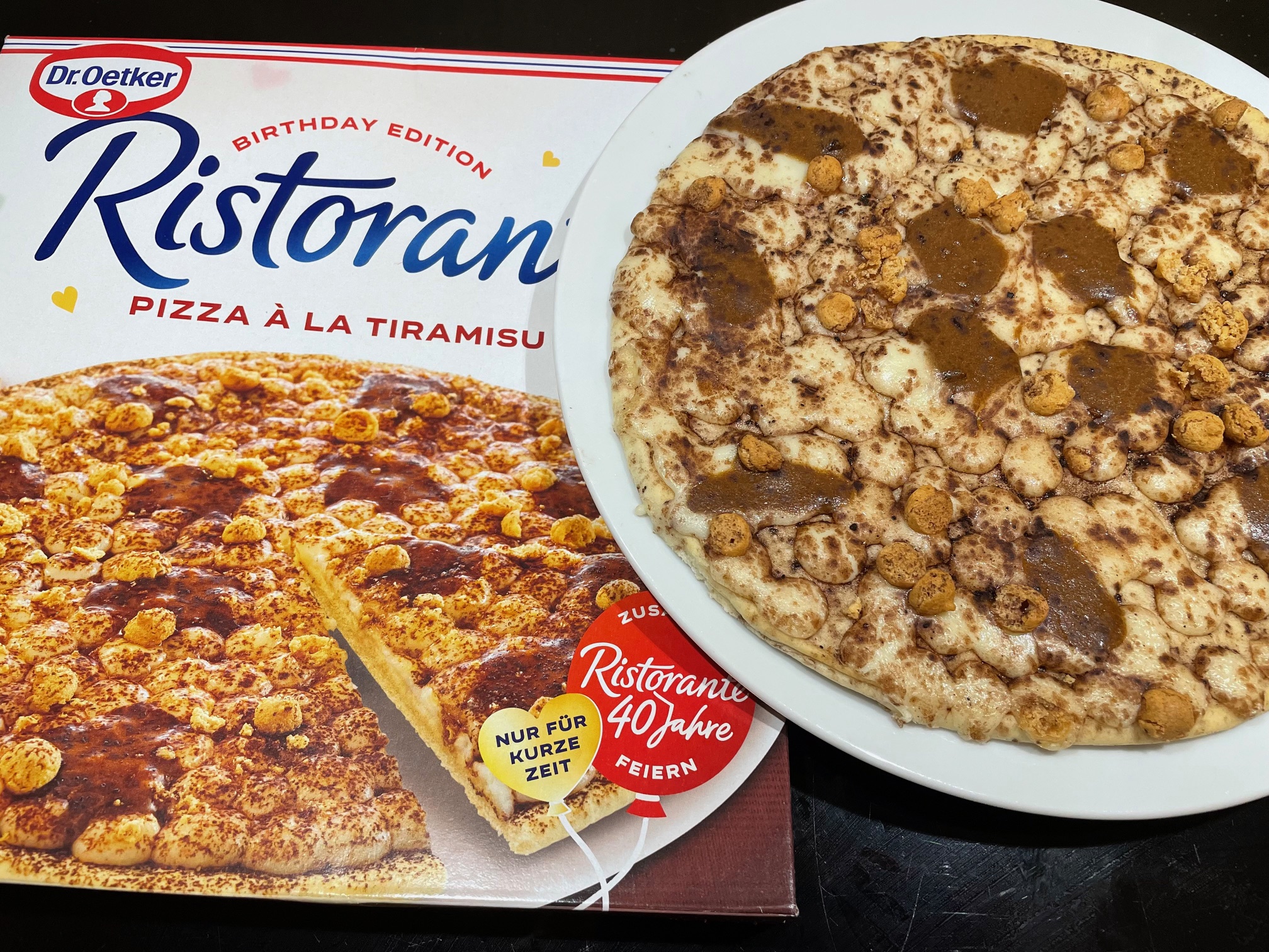 Die „Tiramisu“-Pizza gibt es nur für kurze Zeit. Aber schmeckt sie überhaupt?