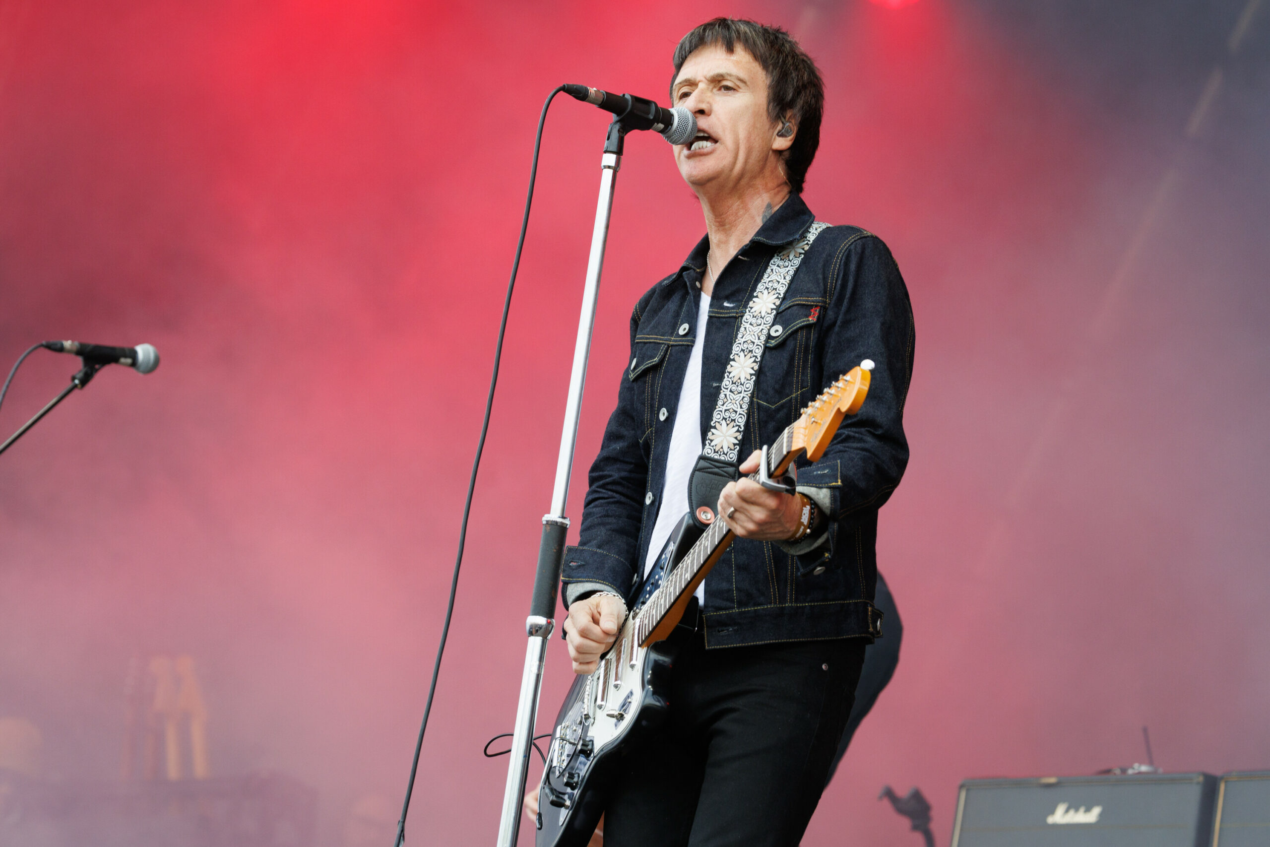 Ex-Smiths-Gitarrist Johnny Marr live (Archivbild).