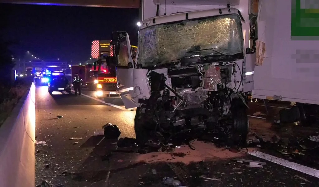 Der Auffahrunfall auf der A7 in Hamburg-Eidelstedt im September 2023.
