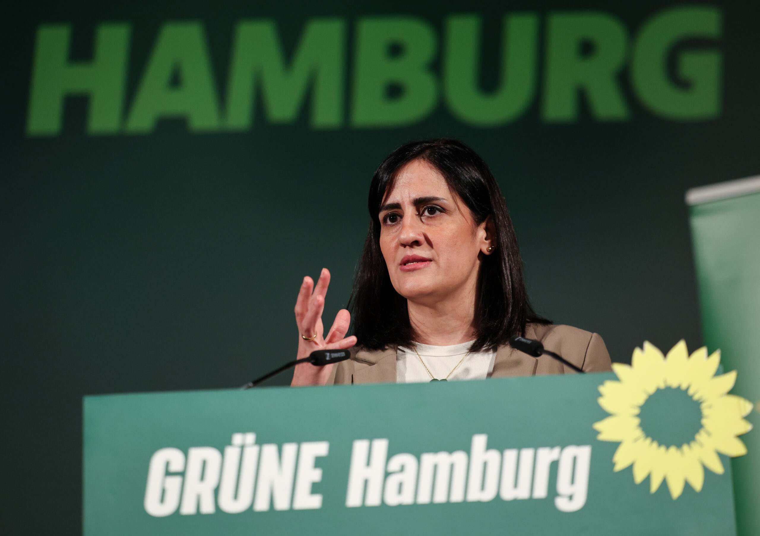 Wissenschaftssenatorin Maryam Blumenthal (Grüne) wehrt sich gegen die Äußerungen von Friedrich Merz.
