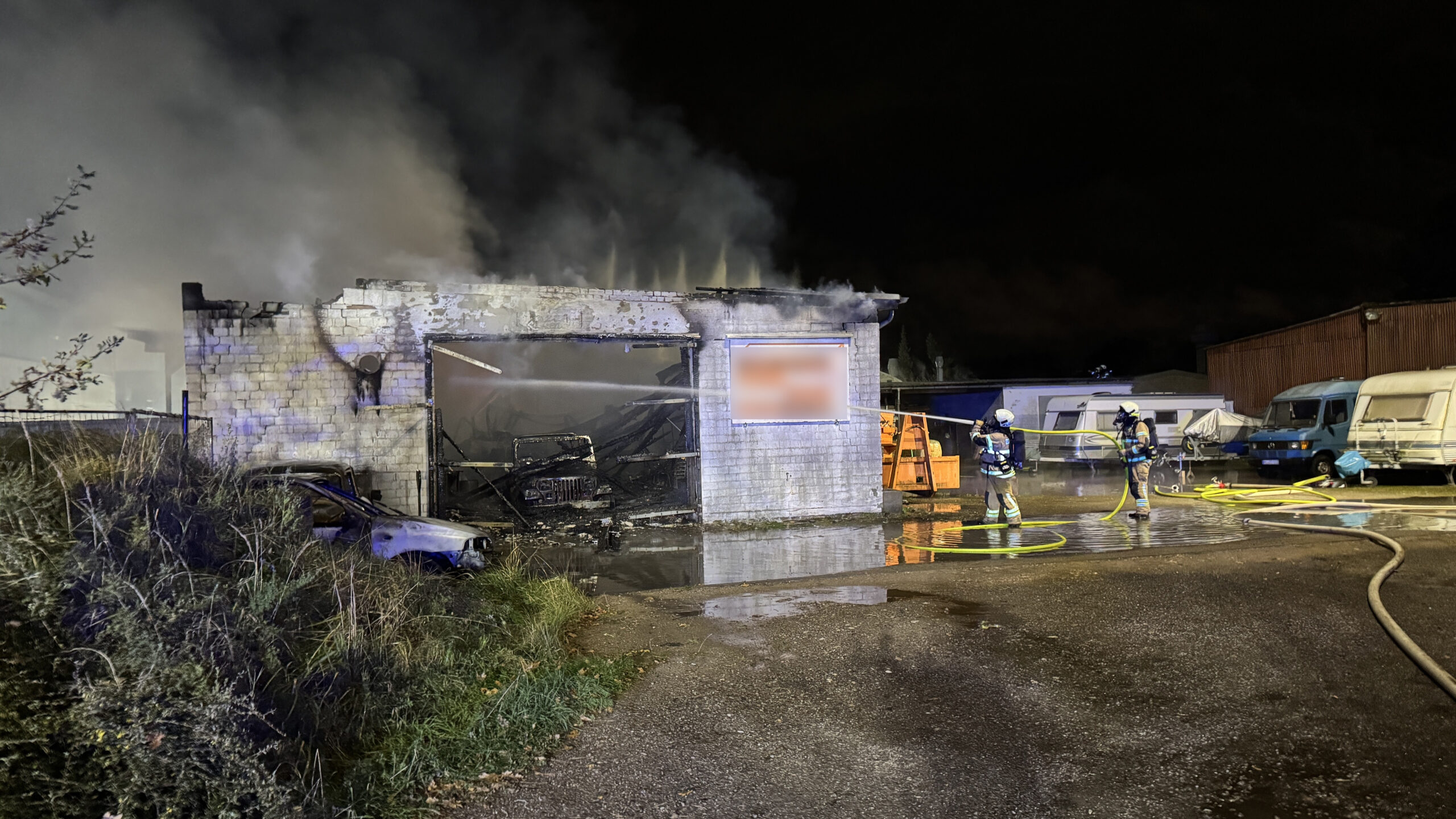 Am Mittwochabend (08.10.2025) ereignete sich in Lübeck am Nils-Bohr-Ring ein Großbrand.