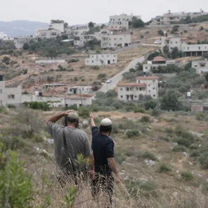 Israelische Siedler auf Hügeln