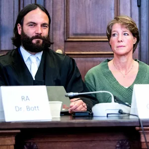 Christina Block mit ihrem Anwalt Ingo Bott.